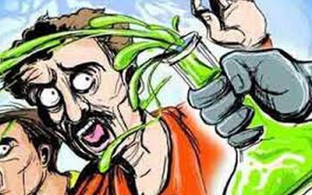 সদরপুরে পাওনা টাকা চাওয়ায় ৫ জনকে এসিড ছুড়ে মারলো প্রতিবেশি