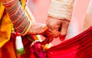 স্ত্রীকে দিয়ে ‘বিয়ের ফাঁদ’ চট্টগ্রামের পুলিশ কর্মকর্তার