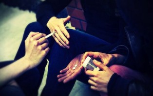 দেশে তরুণদের ১৭ জনের একজন মাদকাসক্ত