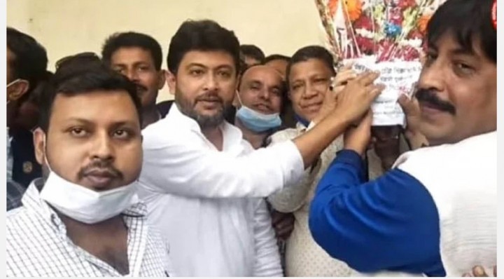 নিক্সন চৌধুরীর মধ্যস্থতায় নৌকাকে সমর্থন দিয়ে সরে দাঁড়ালেন বর্তমান মেয়র
