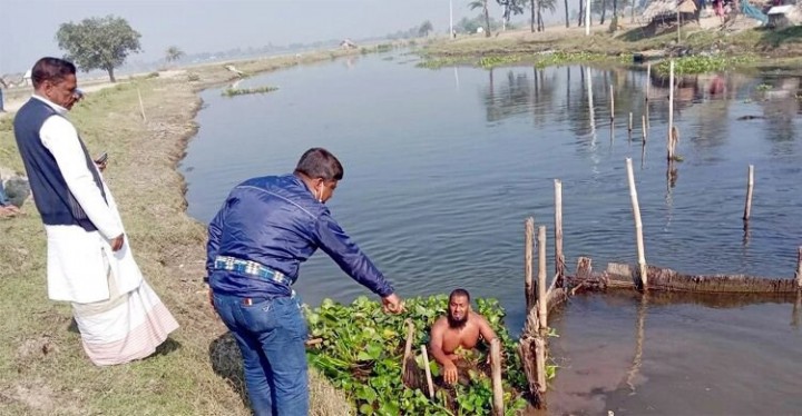 দুই ইউপি চেয়ারম্যানের নেতৃত্বে সরকারী খালের অবৈধ নেট পাটা অপসারণ