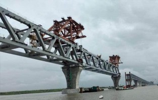 বসালো পদ্মা সেতুর ৪০তম স্প্যান