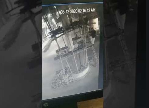 সিটিভির ফুটেজে ধরা পড়ল বঙ্গবন্ধুর ভাস্কর্য ভাঙচুরের সেই ঘটনা (ভিডিওসহ)