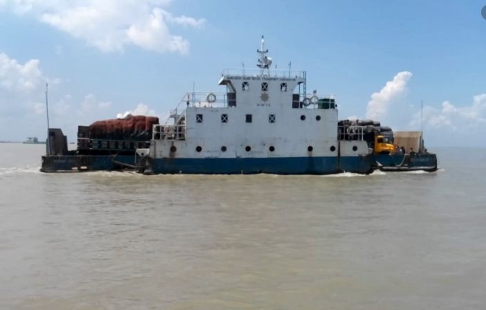  পাটুরিয়া-দৌলতদিয়া নৌরুটে ফেরি চলাচল শুরু