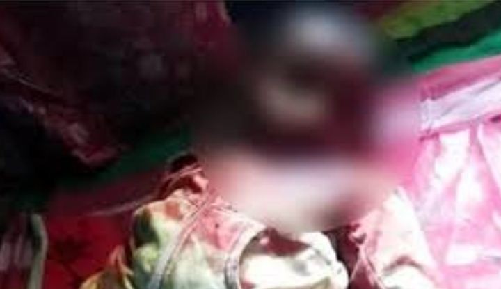 নিয়ন্ত্রণ হারিয়ে গ্যারেজে ঢুকে পড়ল বাস, প্রাণ নিল দুই ভাইয়ের