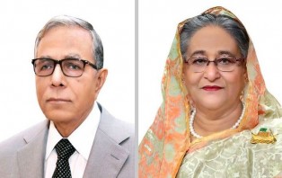 জাতীয় স্মৃতিসৌধে রাষ্ট্রপতি ও প্রধানমন্ত্রীর পক্ষে শ্রদ্ধা নিবেদন