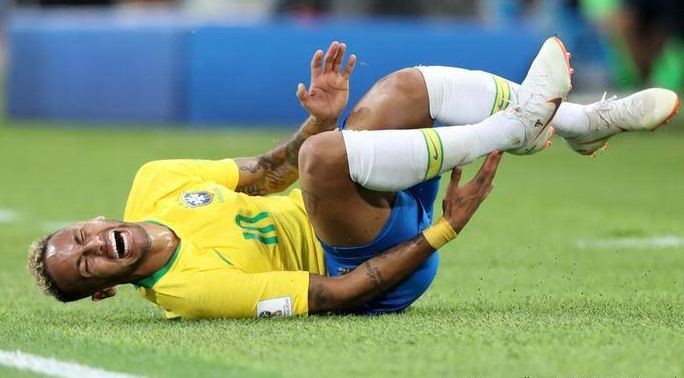 চোটের কারনে এ বছর মাঠে নামতে পারবেন না নেইমার