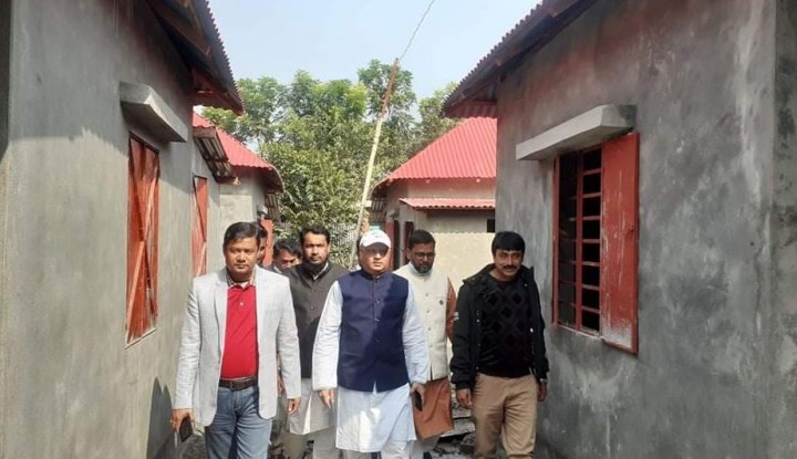 সালথায় গৃহনির্মাণ পরিদর্শন করেন সংসদ উপনেতার এপিএস ও উপজেলা চেয়ারম্যান ওয়াদুদ মাতুব্বার