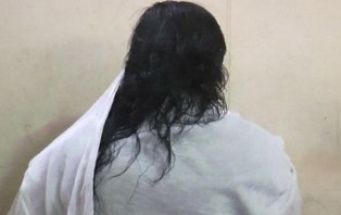 প্রেমিকার জন্য বৌয়ের চুল আগুনে পুড়িয়ে মাদরাসা শিক্ষকের উল্লাস
