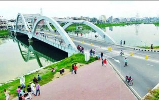 হাতিরঝিলে অস্ত্রসহ ছয় ডাকাত গ্রেপ্তার