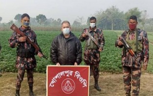 মহেশপুর সীমান্তে ইরানি নাগরিক আটক