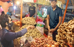 আলু, পেঁয়াজ ও ডিমের দাম কমেছে