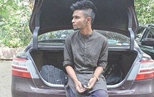 বাবার টাকার দাপটে দিহানের বেপরোয়া জীবন যাপন