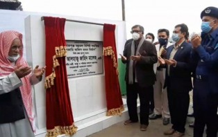 ‘আপনাদের একটু বেশিই ভ্যাকসিন দেওয়া লাগবে’