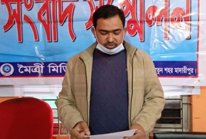 পাওনা টাকা চাওয়ায় মেয়েকে দিয়ে ধর্ষণ মামলা দিয়েছে বলে অভিযোগ!