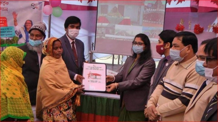 মুজিববর্ষে প্রধানমন্ত্রীর উপহার স্বপ্নের নীড় পেলেন সদরপুরে ১৭৮টি পরিবার