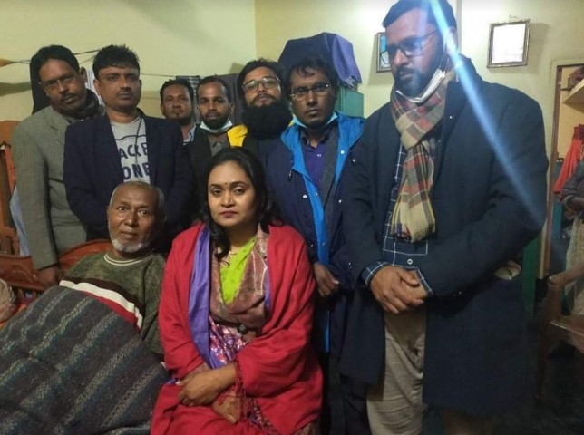 সালথায় অসুস্থ মুক্তিযোদ্ধার পাশে মুক্তিযোদ্ধা সংসদ সন্তান কমান্ড ও মানবাধিকার কমিশন