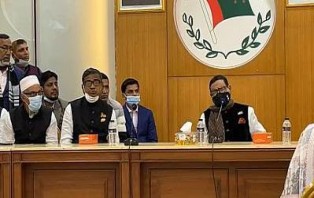 বড় ভাই ওবায়দুল কাদেরের সঙ্গে সাক্ষাত করলেন কাদের মির্জা