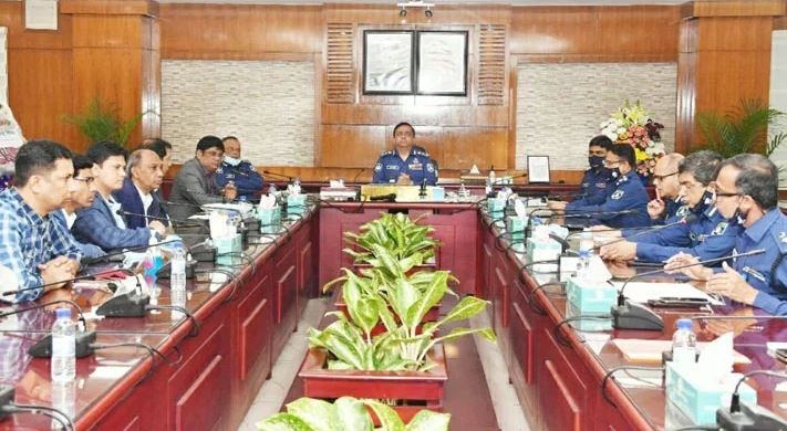 পুলিশ অন্যায় করলে লিখবেন, মিথ্যা কিছু লিখবেন না: আইজিপি