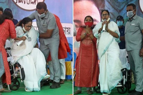 হুইলচেয়ার ছেড়ে উঠে দাঁড়ালেন মমতা 