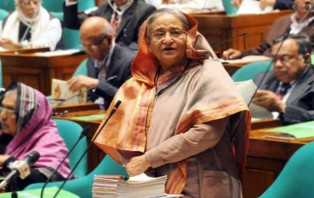 আবার ধীরে ধীরে সংক্রমণ নিয়ন্ত্রণে আনতে সরকার চেষ্টা করছে : প্রধানমন্ত্রী