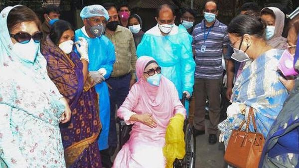 খালেদা জিয়ার বাসায় ৯ জন করোনায় আক্রান্ত