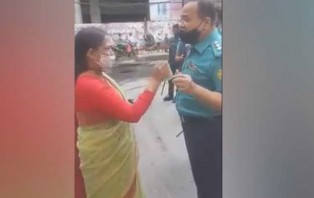 এবার নারী আইনজীবী-পুলিশের বাকবিতণ্ডা, ভিডিও ভাইরাল