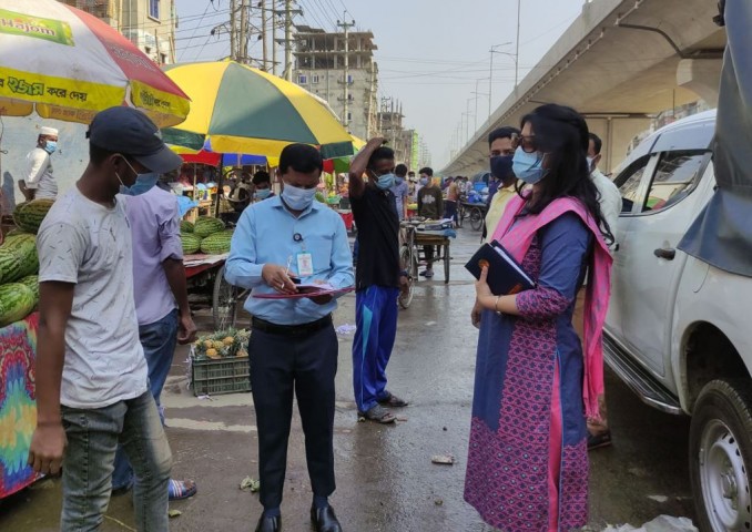 কেরানীগঞ্জে করোনা সচেতনতায় ভ্রাম্যমাণ আদালতের জরিমানা 