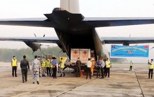 ঢাকায় পৌঁছেছে চীনা উপহারের ৫ লাখ টিকা