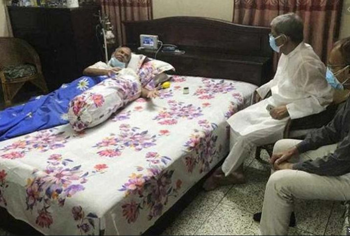 অসুস্থ রিজভীকে দেখতে গেলেন মির্জা ফখরুল