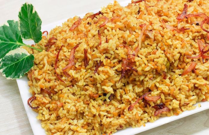 বৃষ্টির দিনে পাতে রাখুন ঝরঝরে ভুনা খিচুরি