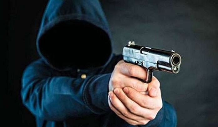 শারীরিক সম্পর্কে রাজি না হওয়ায় এবার স্ত্রীকে গুলি করে হত্যা