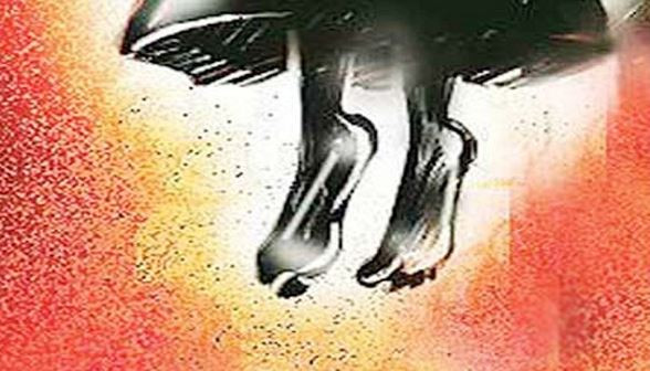 বগুড়ায় গৃহকর্মীর ঝুলন্ত লাশ উদ্ধার