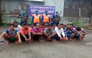 বঙ্গোপসাগরে ২৪ জেলেসহ ট্রলার ডুবি, নিখোঁজ ৩