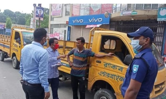 লালমনিরহাট পৌর এলাকায় চলছে সর্বাত্মক লকডাউন