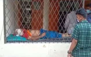 শিবচরে নিয়ন্ত্রন হারিয়ে লেগুনা খাদে পড়ে স্বামী নিহত, স্ত্রী ও মেয়ে আহত