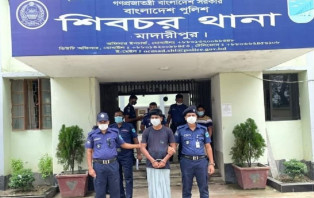 শিবচরে বিদেশী পিস্তল ও ৩ রাউন্ড গুলিসহ যুবক আটক