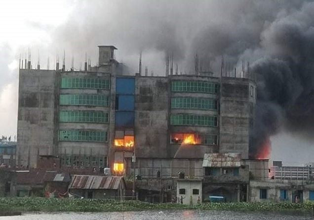 নারায়ণগঞ্জে সেজান কারখানায় আগুনে ৫০ জন নিহত
