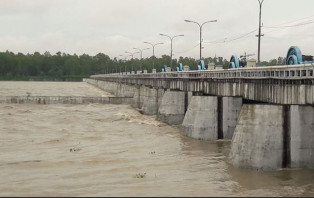 তিস্তার পানি হু হু করে বাড়ছে,  বিপৎসীমার ২০ সেন্টিমিটার ওপর