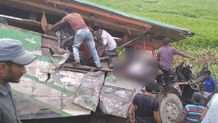 রংপুরে দুই বাসের মুখোমুখি সংঘর্ষে নিহত ৬