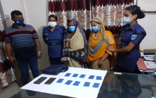 বিপুল পরিমান ইয়াবাসহ শিবচরে মাদক বিক্রেতা মা ও মেয়ে আটক