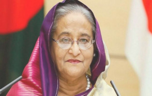 যুদ্ধাহত বীর মুক্তিযোদ্ধাদের ফল ও মিষ্টি পাঠালেন প্রধানমন্ত্রী
