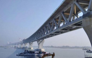 পদ্মা সেতুর পিলারে আবারো ফেরির ধাক্কা