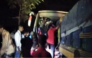 ময়মনসিংহে দাঁড়িয়ে থাকা ট্রাকে বাসের ধাক্কা, নিহত ৫