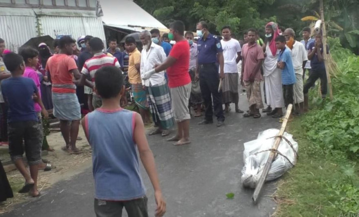 শিবচরে কচুরীপানা থেকে অজ্ঞাত যুবকের লাশ উদ্ধার 