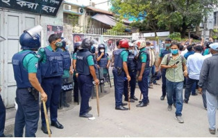 ইউএনও'র বাসায় হামলা: আ.লীগ-ছাত্রলীগের ১৩ নেতাকর্মী গ্রেপ্তার