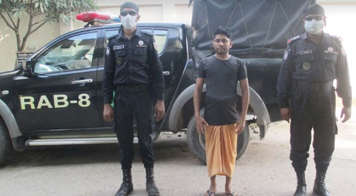 ফরিদপুরে ইয়াবা ও ফেন্সিডিলসহ বিকাশ প্রতারক চক্রের সদস্য আটক