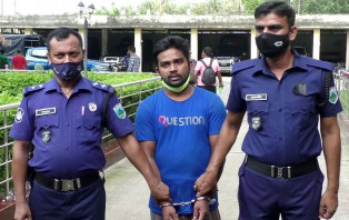 আইজিপির নামে হোয়াটসঅ্যাপ খুলে প্রতারণার অভিযোগে যুবক গ্রেফতার