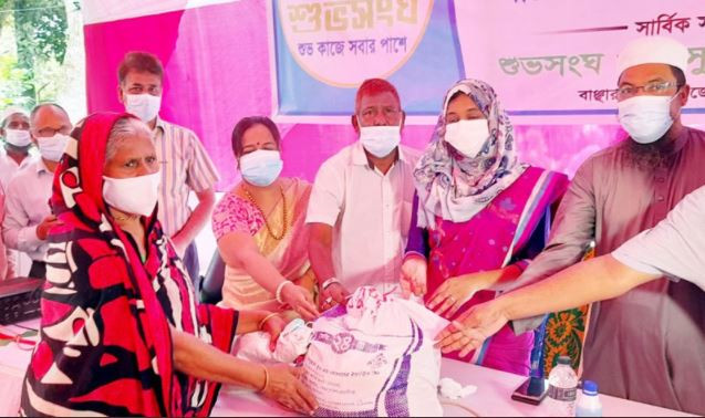 বাঞ্ছারামপুরে ৩ হাজার পরিবারের মাঝে বসুন্ধরা গ্রুপের খাদ্যসহায়তা