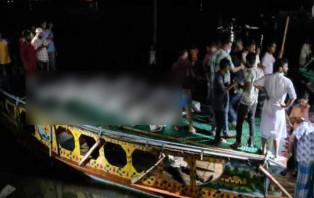 উদ্ধার হল সেই ট্রলার , কোন লাশ নেই ভেতরে  